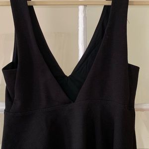 silence + noise Tops - Sexy Silence and Noise Deep V Crop Top silence + noise Tops - Sexy Silence and Noise Deep V Crop Top